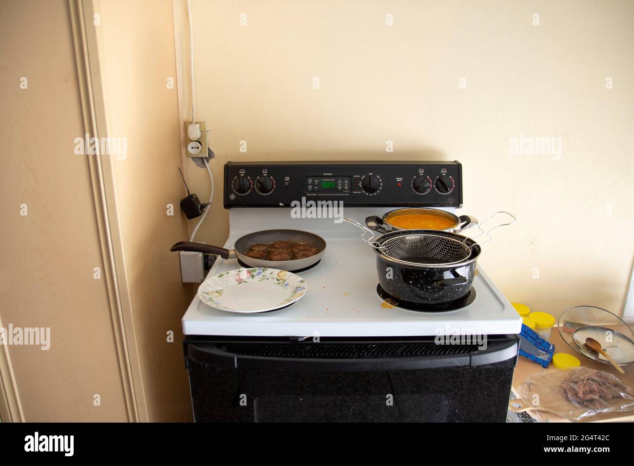 Electric stove burner hi-res stock photography and images - Alamy