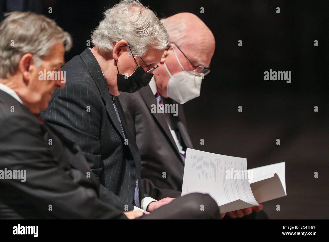 Senate Minority Leader Mitch McConnell (R-KY) and Senator Patrick Leahy (D-VT) read before the funeral ceremony of Senator John Warner at Washington National Cathedral on Wednesday, June 23, 2021 in Washington, DC. Photo by Oliver Contreras/Pool/ABACAPRESS.COM Stock Photo