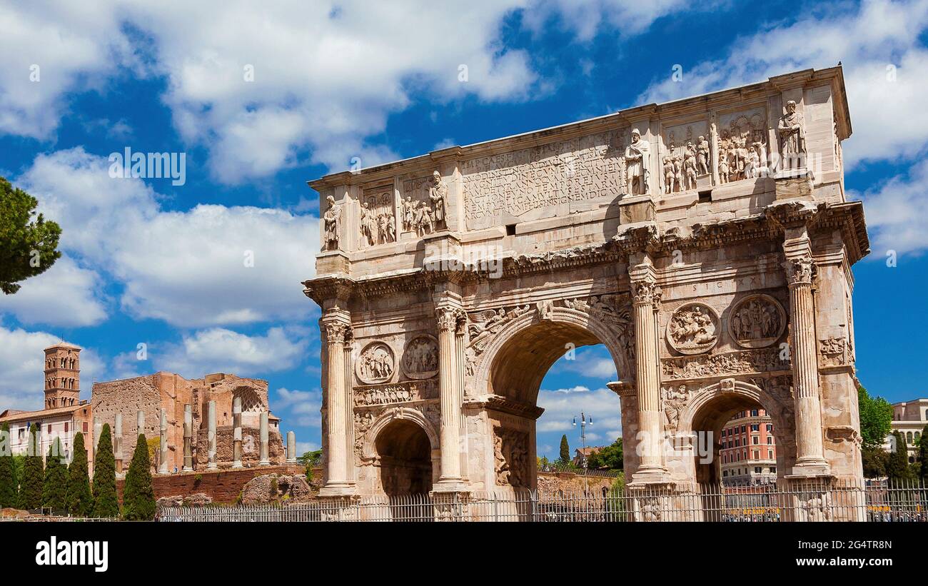 Arch of Constantine and Temple of Venus ancient ruins in the center of Rome Stock Photo