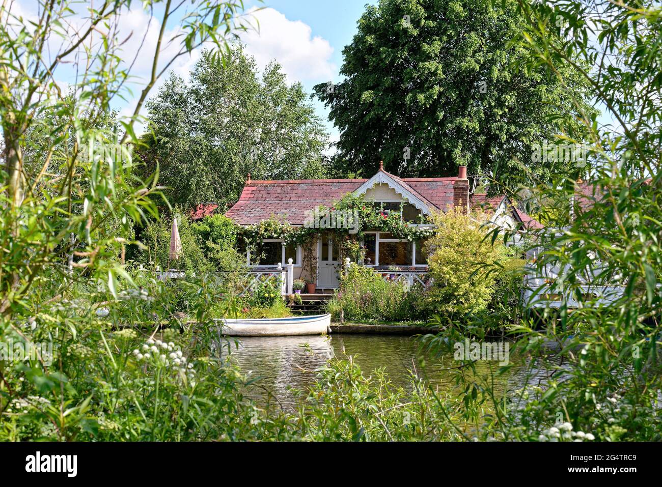 The front of an old riverside cottage on Pharaohs Island by the River