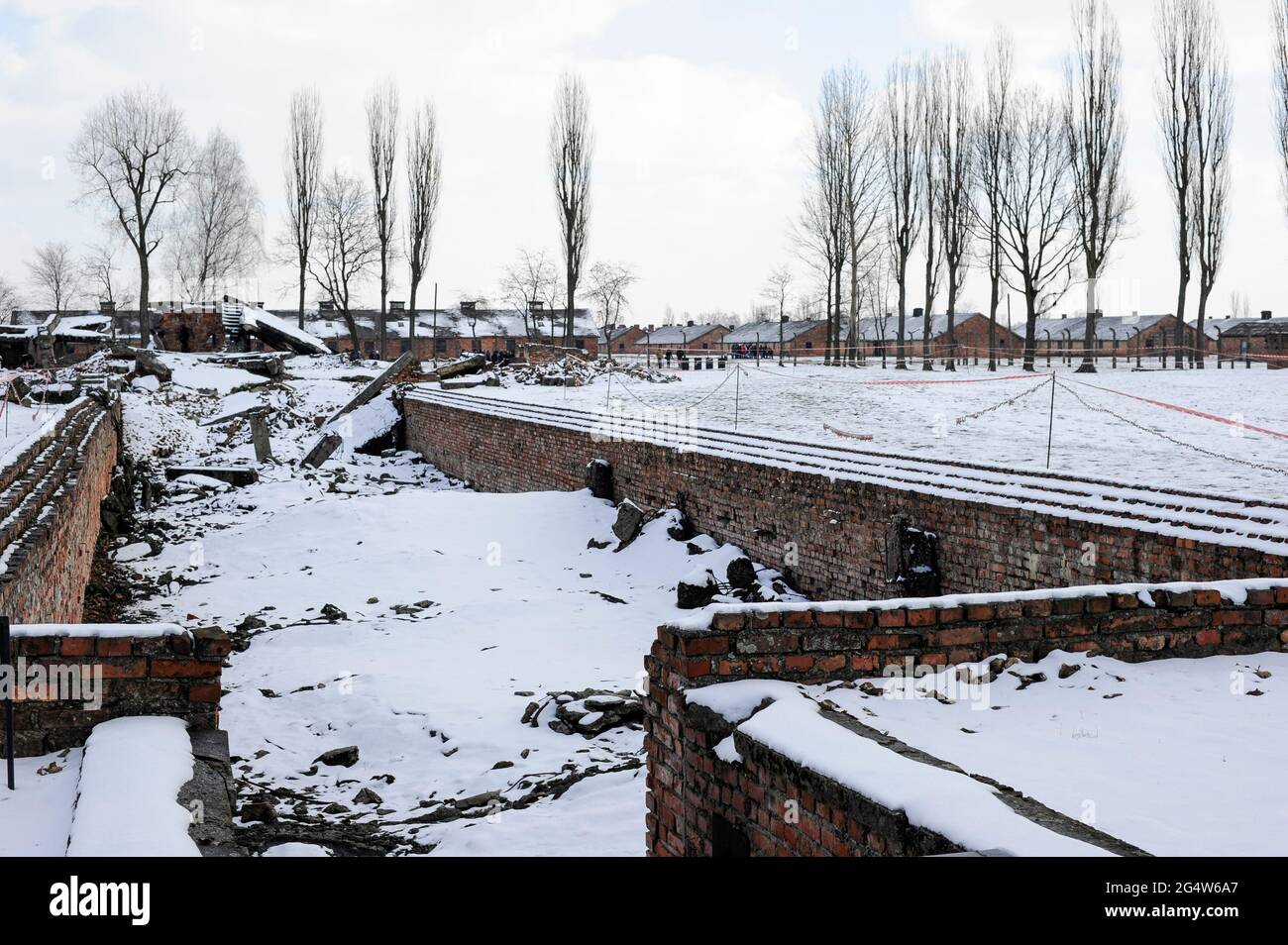 POLAND , Oswiecim, Auschwitz-Birkenau, concentration camp of german Nazi regime, where 1 Million jews where murdered by SS (1940–1945), ruins of gas chamber / POLEN Auschwitz-Birkenau, deutsches nationalsozialistisches Konzentrations- und Vernichtungslager (1940–1945) , hier wurden ca. 1 Million Juden durch die SS ermordet, Ruine der Gaskammern Stock Photo