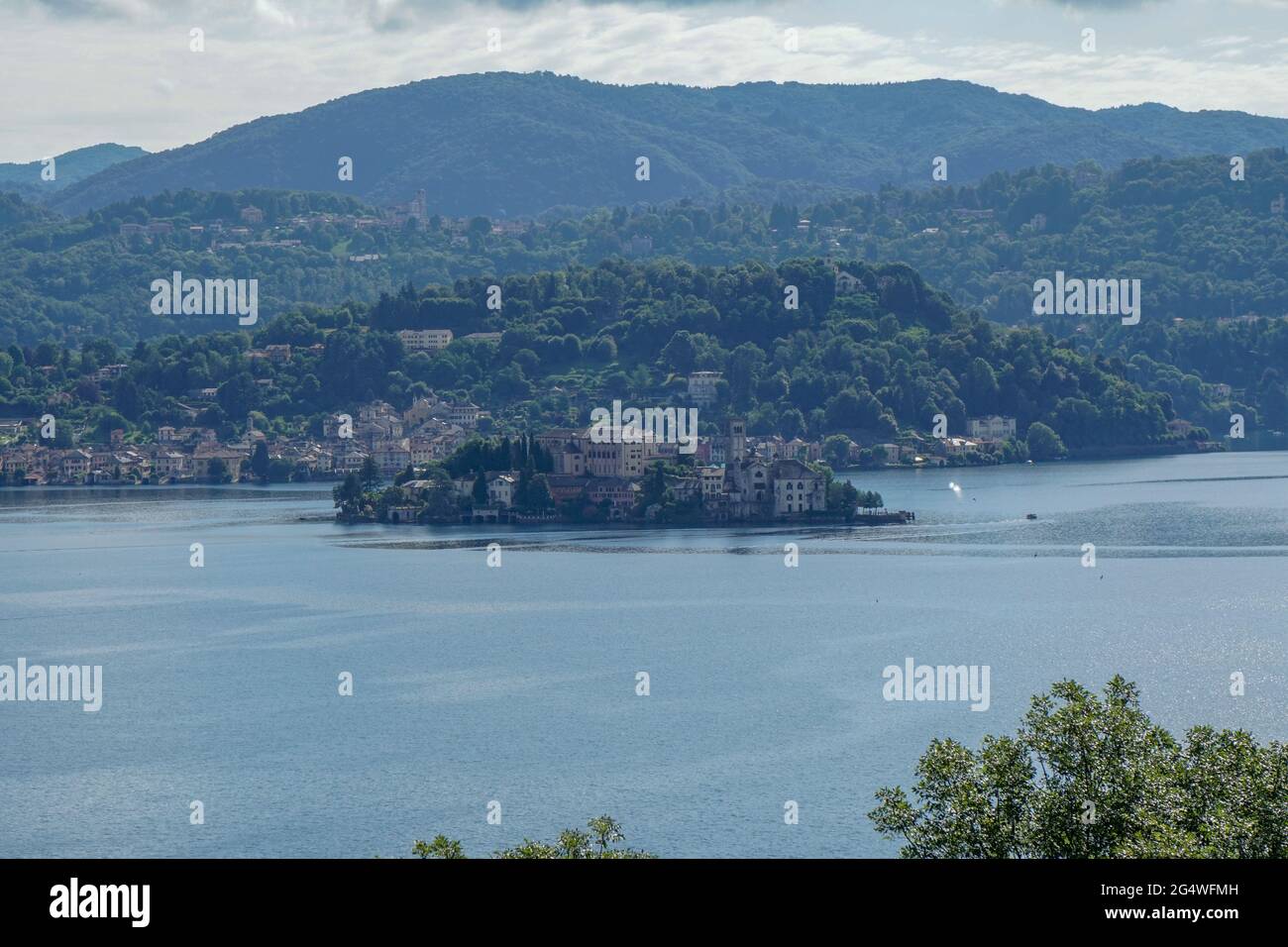 Alzo di Pella - 07/12/2020 : view frome above of Orta Lake with San Giulio Isle Stock Photo