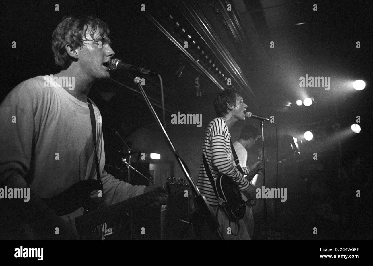 Ocean Colour Scene's Steve Cradock and Simon Fowler performing at Esquires, Bedford, UK, 2nd December 1990. Stock Photo