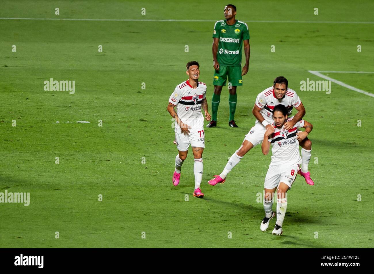 Sao Paulo Brazil June 23 21 Benitez Celebrates Sao Paulo Fc S Goal During A Match Between Sao Paulo Fc And Cuiaba Valid For The 6th Round Of The 21 Brazilian Championship Held