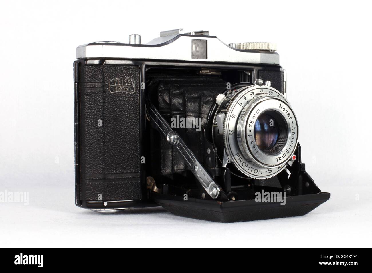 Zeiss ikon camera hi-res stock photography and images - Page 2 - Alamy