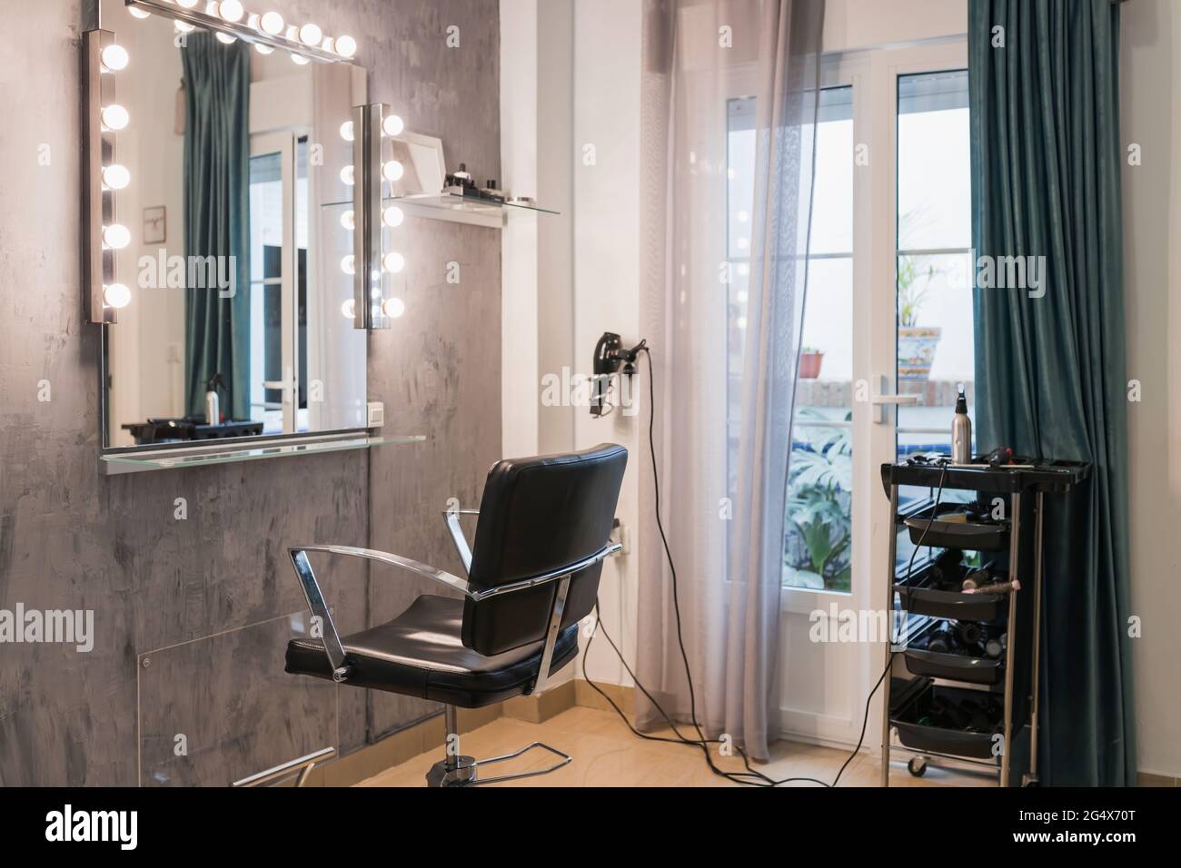 Hair salon chair hi-res stock photography and images - Alamy
