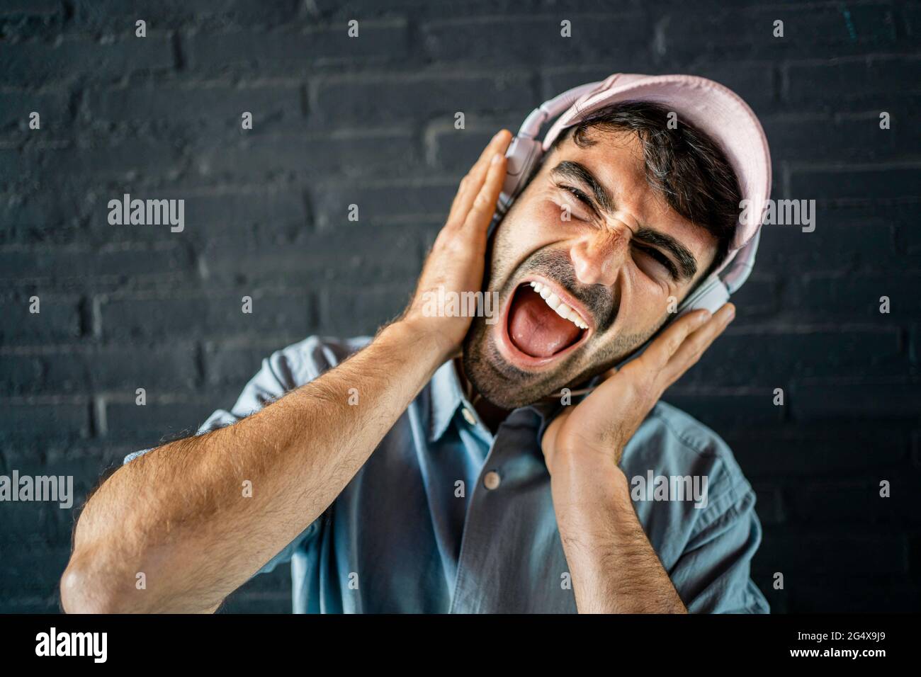 Black man beard making hi-res stock photography and images - Alamy
