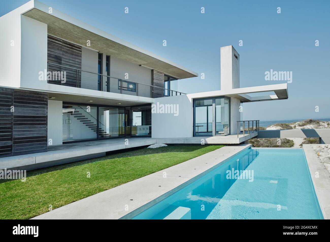 Facade of modern residential building Stock Photo - Alamy