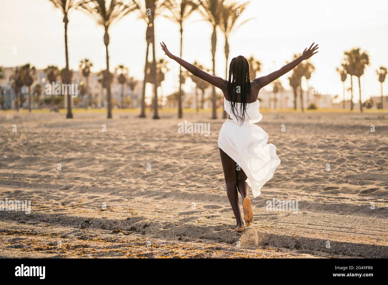 Girl with arms outstretched hi-res stock photography and images - Alamy