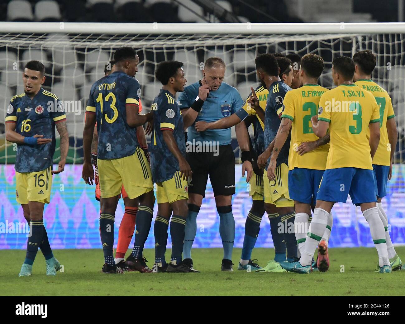 Rio de Janeiro, Brazil. 23th June 2021; Nilton Santos Stadium, Rio de Janeiro, Brazil; Copa America, Brazil versus Colombia; Players of Brasil and Colombia, complain to the referee Néstor Pitana about his decision Credit: Action Plus Sports Images/Alamy Live News Stock Photo
