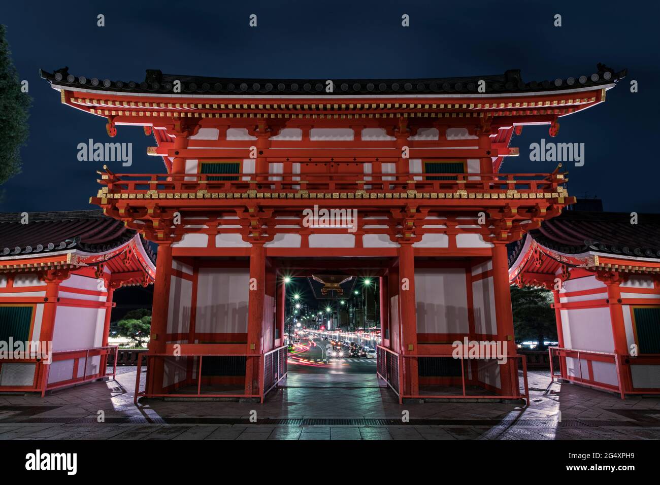 Gate at Yasaka Shrine in Gion, Kyoto Stock Photo - Alamy