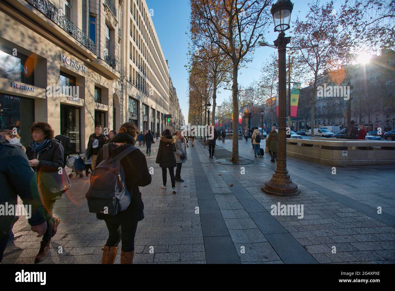 FRANCE, PARIS (75008), AVENUE DES CHAMPS-ELYSEES Stock Photo