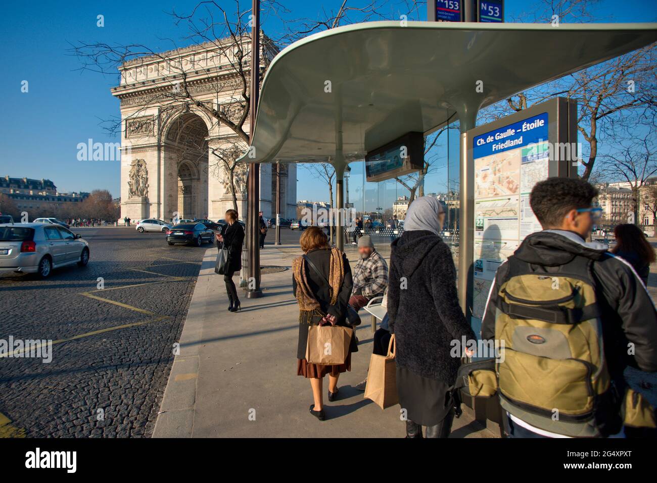 FRANCE, PARIS (75008), AVENUE FRIEDLAND, BUS STOP CHARLES DE GAULLE - ETOILE - FRIEDLAND Stock Photo