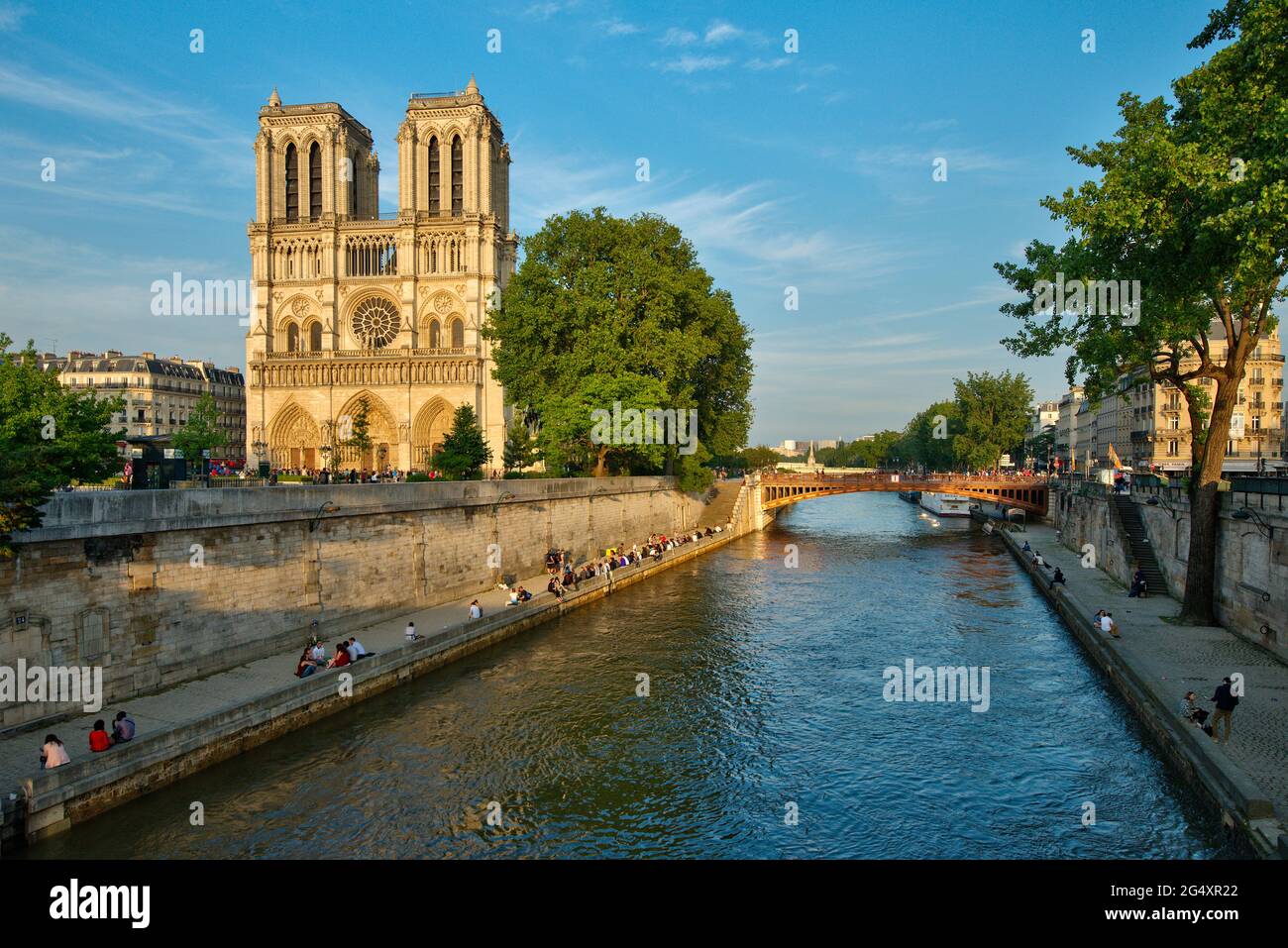 FRANCE, PARIS (75004), THE SEINE AND THE CATHEDRAL NOTRE-DAME DE PARIS Stock Photo