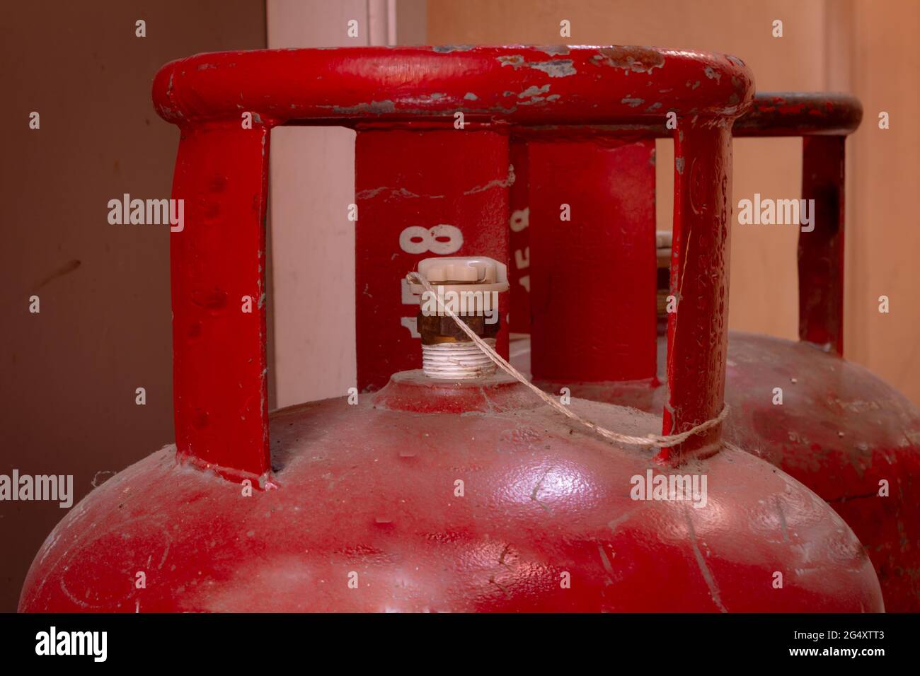 Domestic gas cylinders hires stock photography and images Alamy