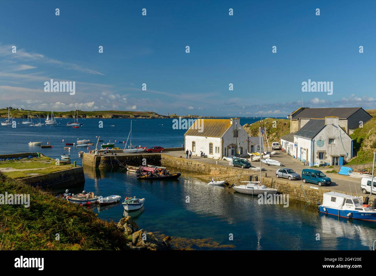 FRANCE, FINISTERE (29), ILE D'OUESSANT, LAMPAUL HARBOUR Stock Photo - Alamy