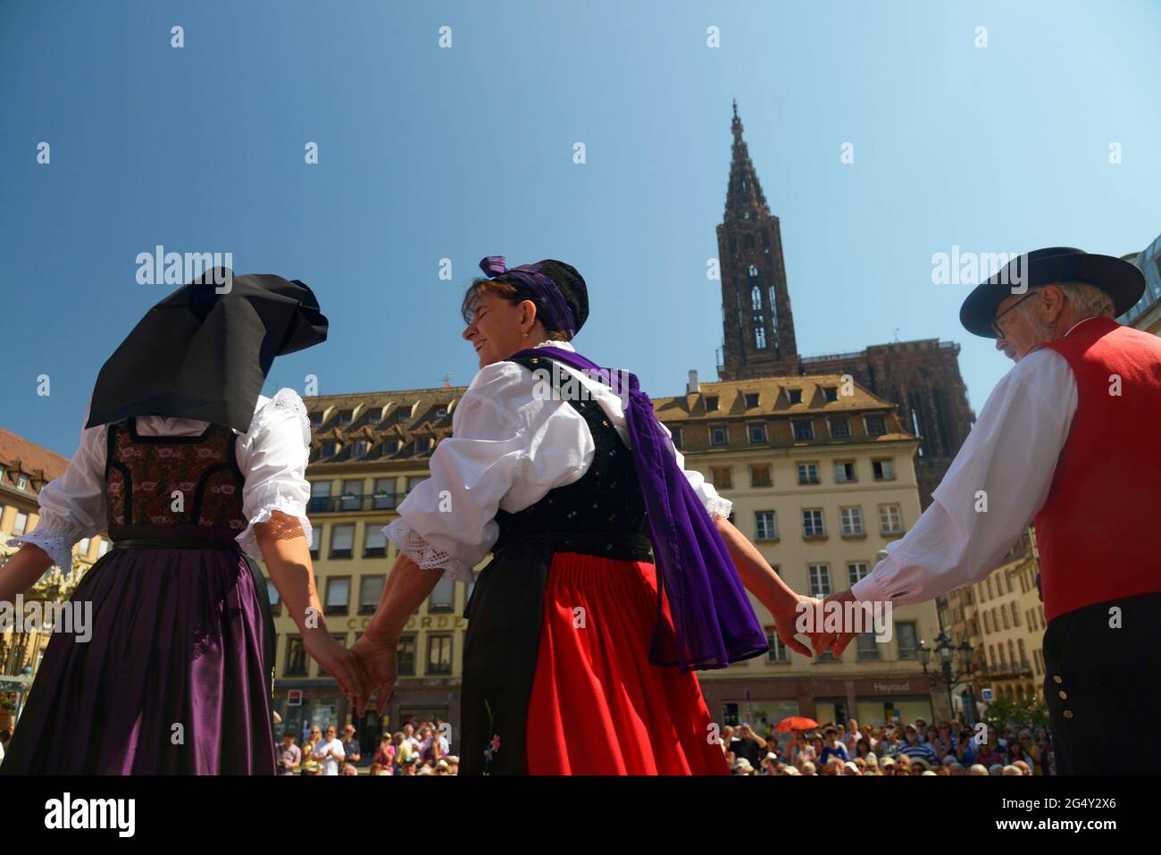 Alsace folklore hi-res stock photography and images - Alamy