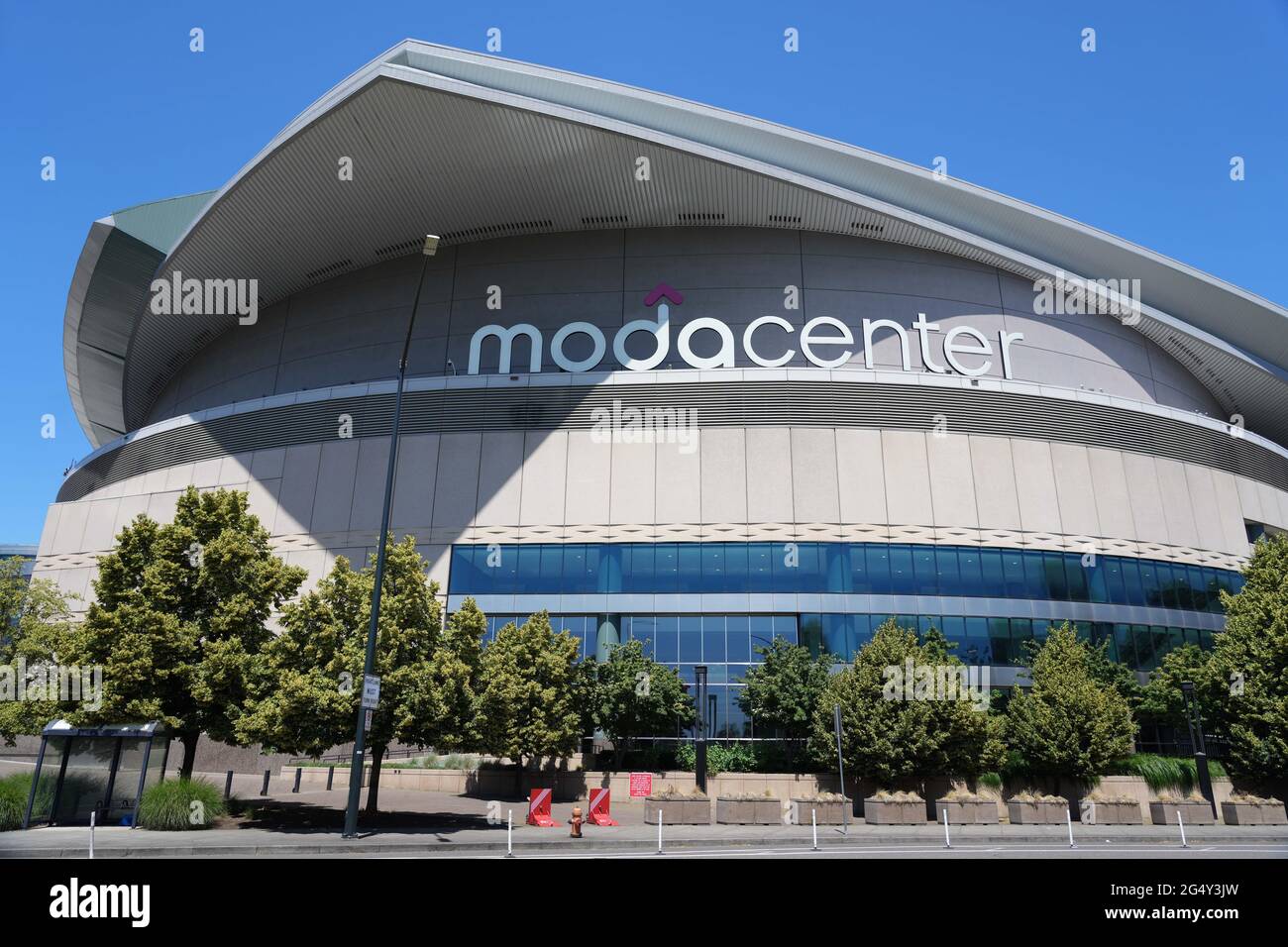 Moda center arena hi-res stock photography and images - Alamy