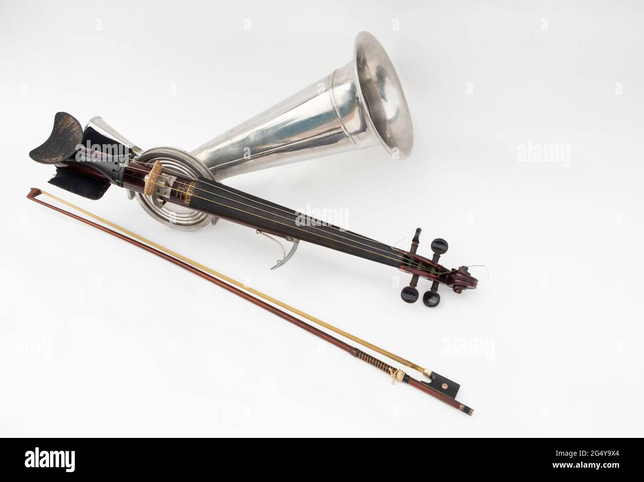 Violin with horn deals