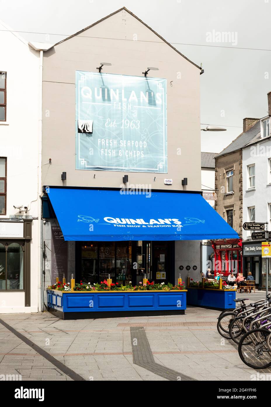 The Quinlan's fish shop and seafood bar in Tralee, County Kerry, Ireland Stock Photo