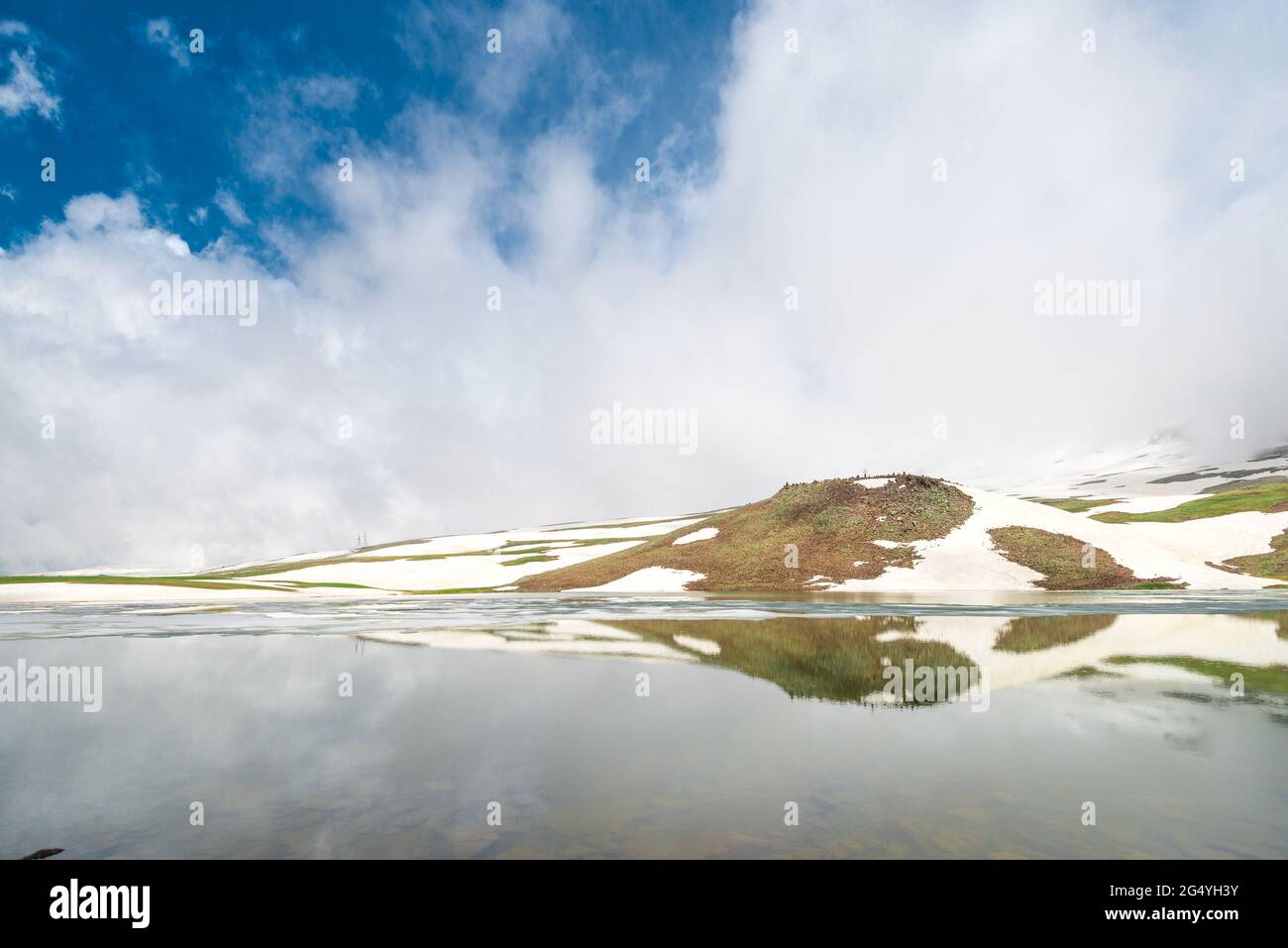 Lake kari aragats armenia hi-res stock photography and images - Alamy