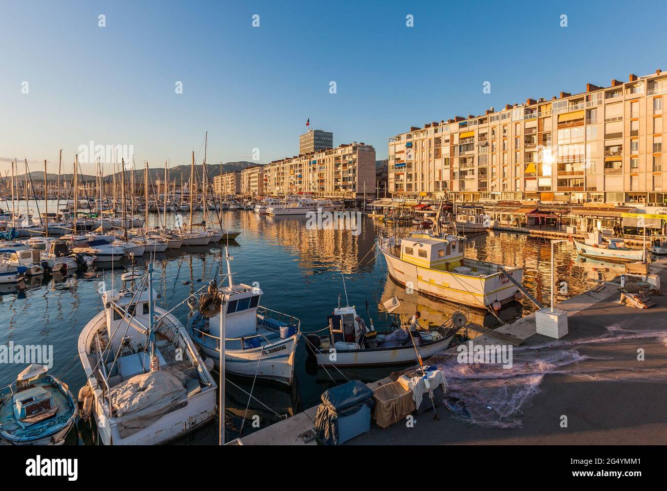 CPA 83 TOULON La Porte de France