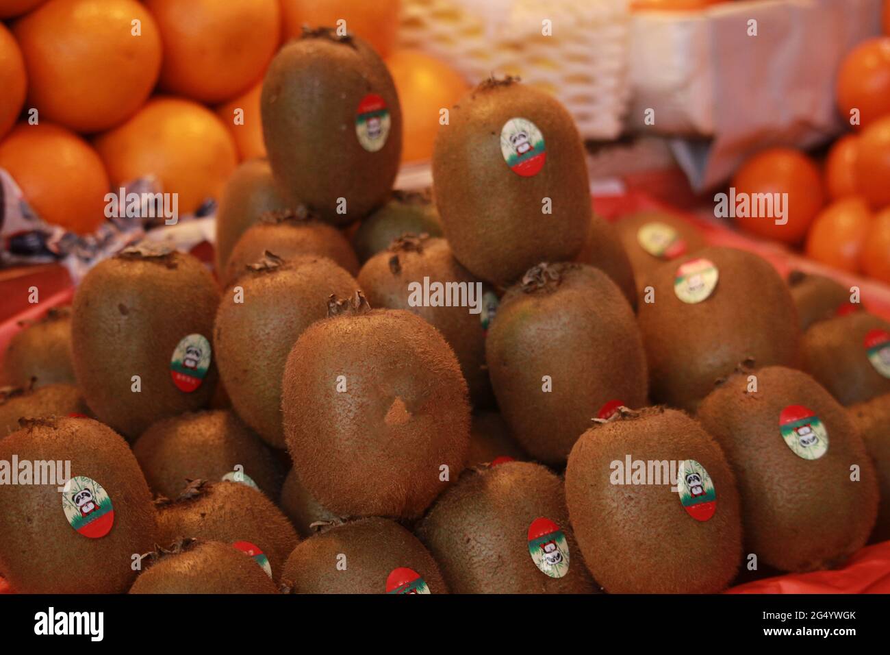 There are many kiwi sorted for sale Stock Photo