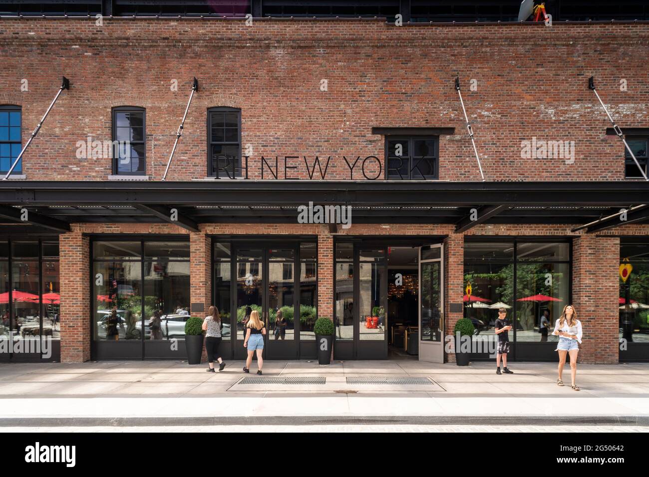 Restoration hardware store hires stock photography and images Alamy
