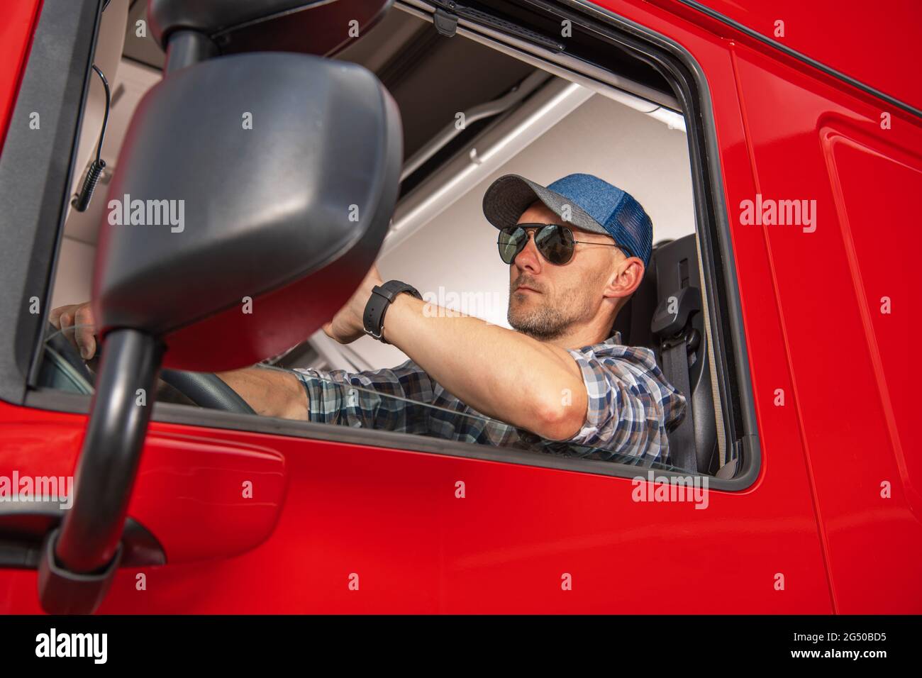 Semi truck steering wheel hi-res stock photography and images - Alamy
