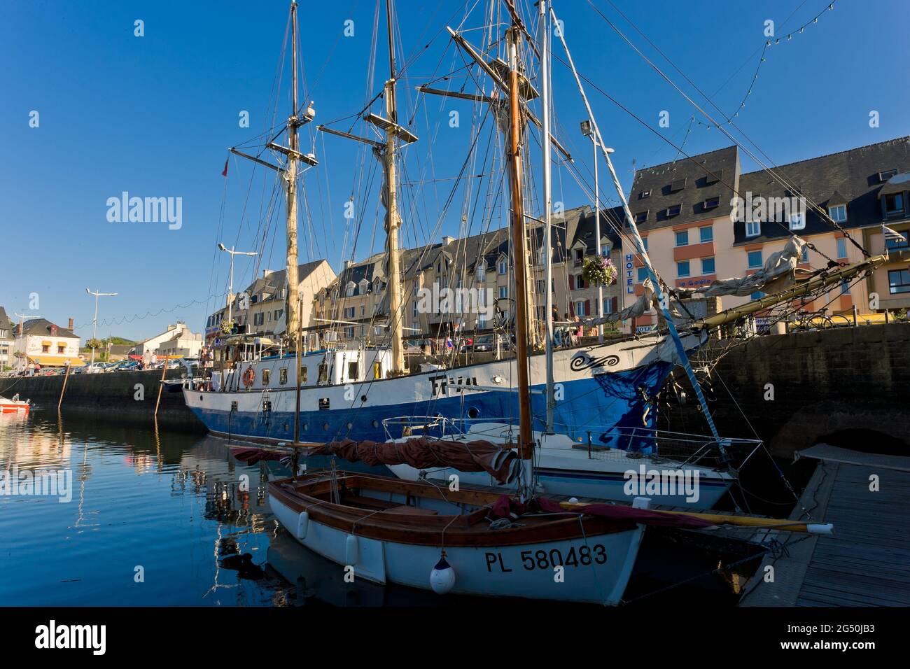 FRANCE COTE D ARMOR 22 PORT DE PAIMPOL Stock Photo Alamy france-cote-d-armor-22-port-de-paimpol-stock-photo-alamy