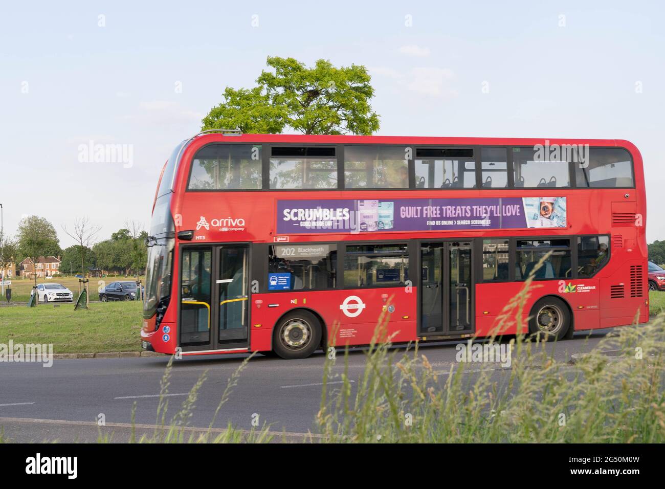 London bus side view hi-res stock photography and images - Alamy