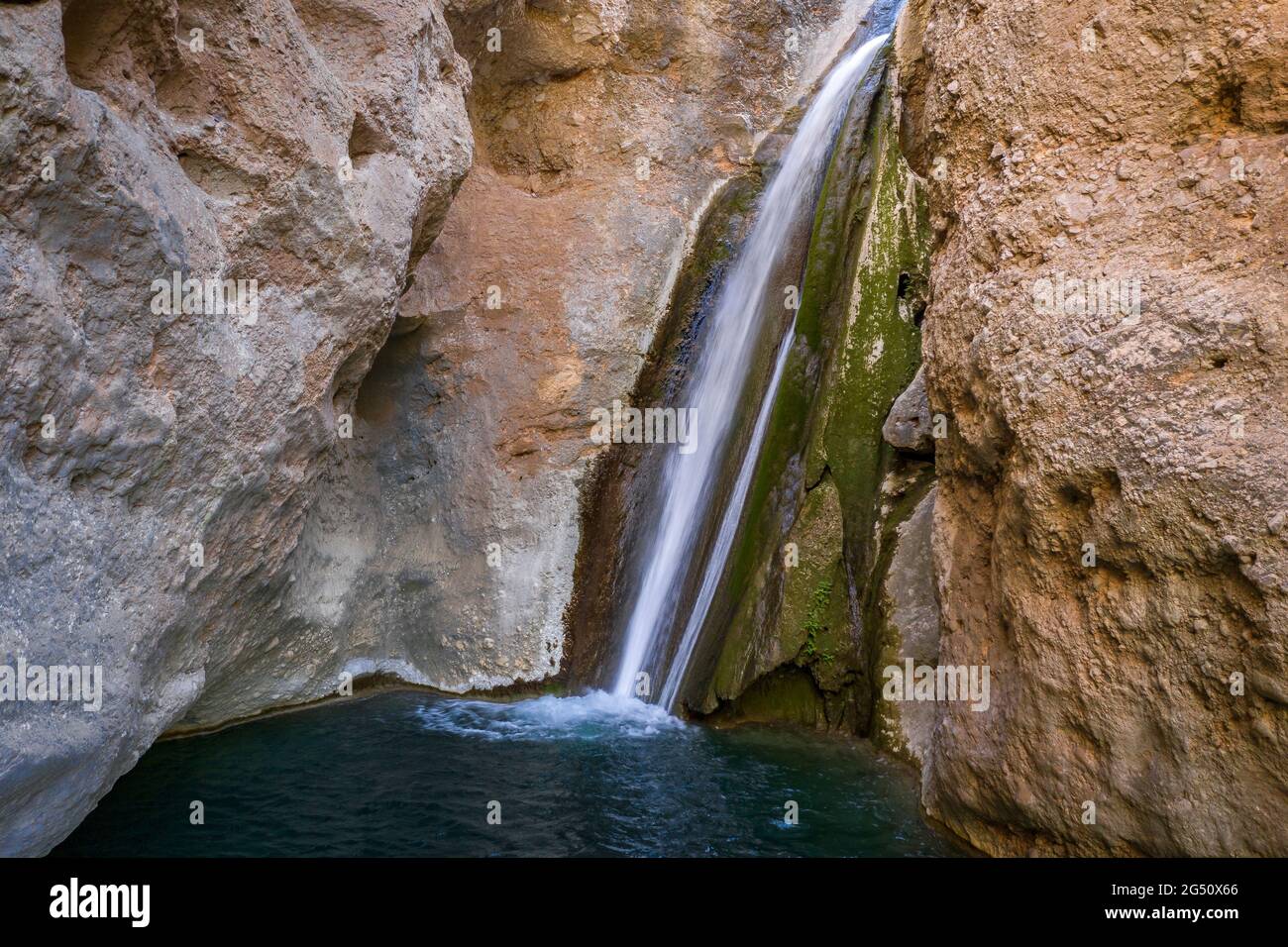 Aerial image of canyoning in the Canaletes river (Els Ports Natural Park,  Tarragona, Catalonia, Spain) ESP: Foto aérea de la bajada en barranquismo  Stock Photo - Alamy