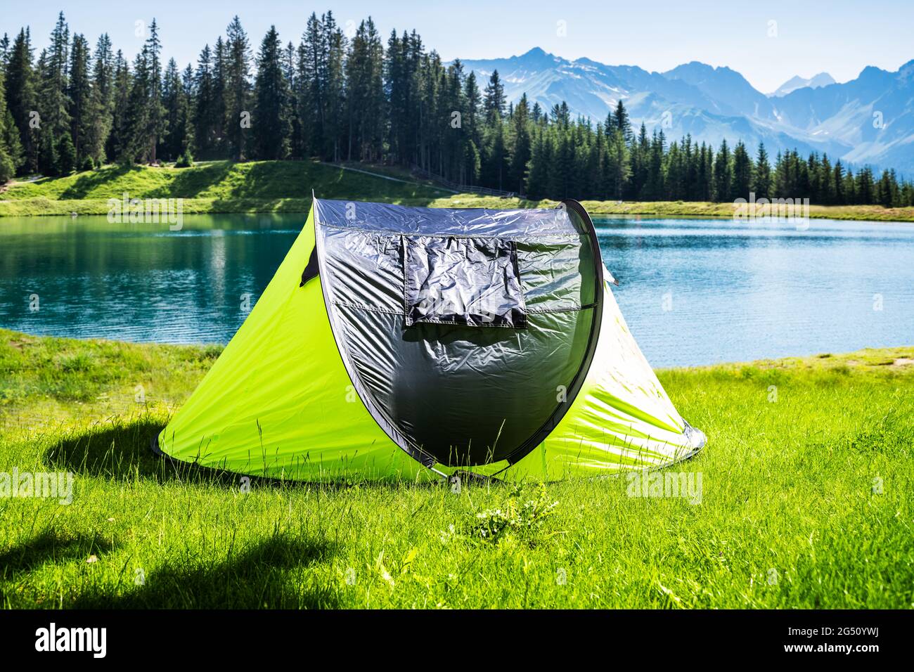 Family tourist adventure hi-res stock photography and images - Alamy