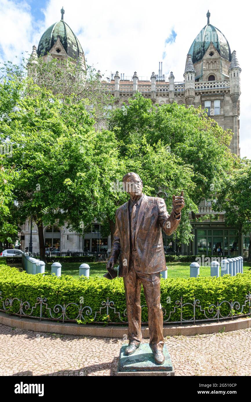 The statue of President George H. W. Bush on Liberty / Szabadsag Square in central Budapest on an early spring day Stock Photo