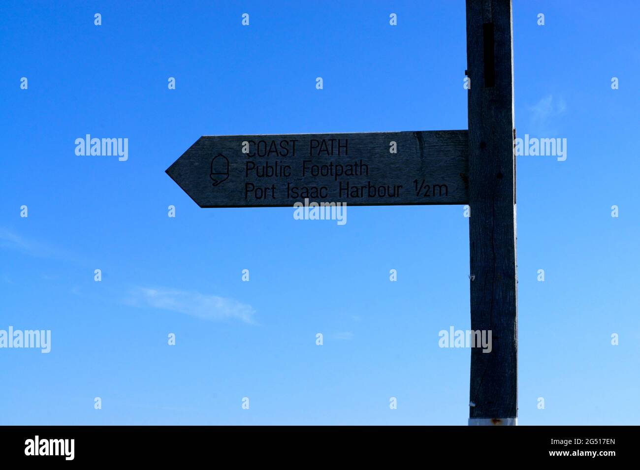 Footpath sign for the Coast Path to Port Isaac Harbour in Cornwall Stock Photo
