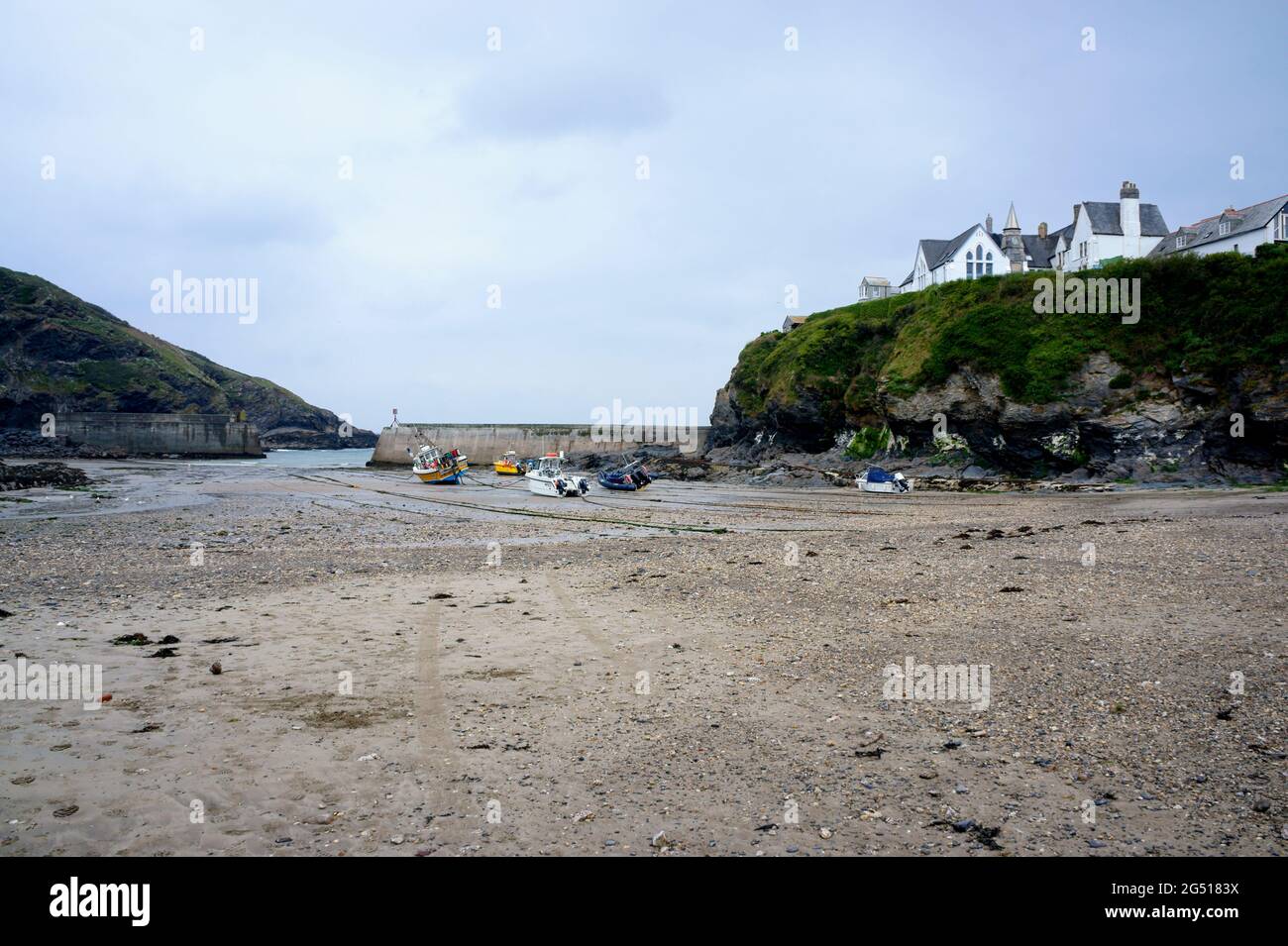 Port Isaac Harbour in Cornwall Stock Photo Alamy