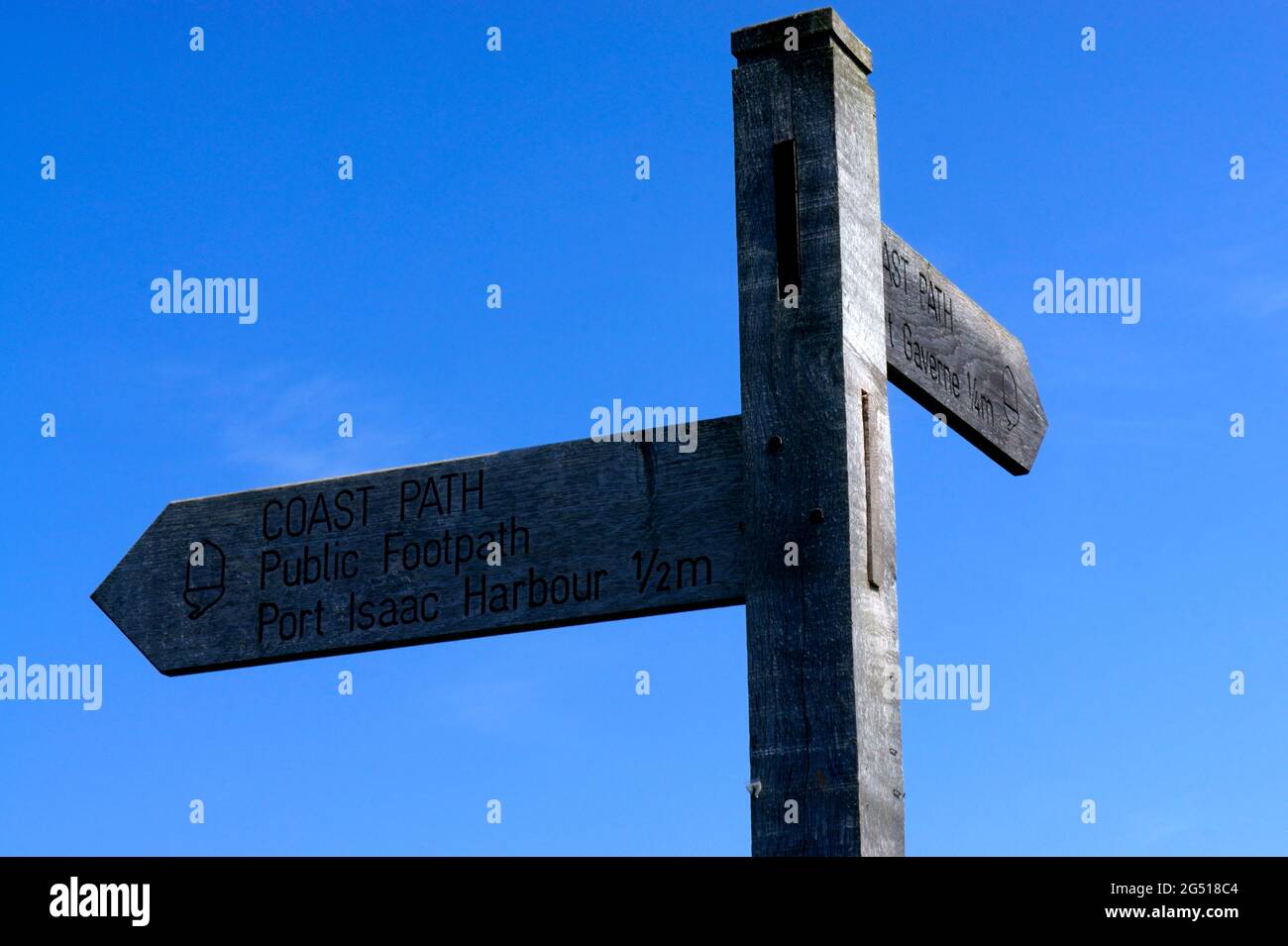 Port Isaac Sign Coast Path Sign at Port Isaac in Cornwall Stock Photo - Alamy