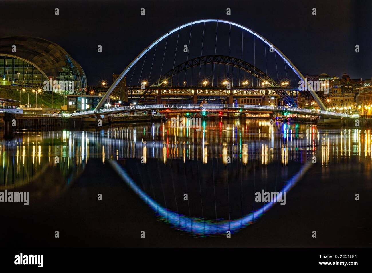 The River Tyne In Newcastle At Night Stock Photo