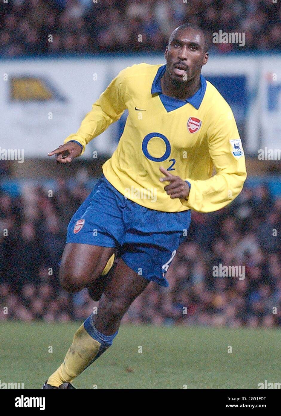 portsmouth-v-arsenal-2004-sol-campbell-celebrates-his-winner-pic-mike