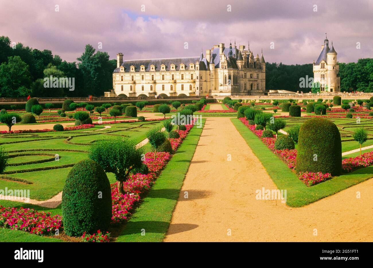 View of walkway in garden and Chateau Chenonceau, Loire River Valley, France Stock Photo