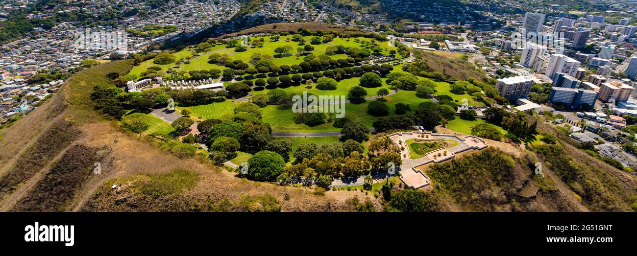Aerial view of Punchbowl volcanic crater, National Memorial Cemetery of the Pacific, Honolulu, Oahu, Hawaii, USA Stock Photo