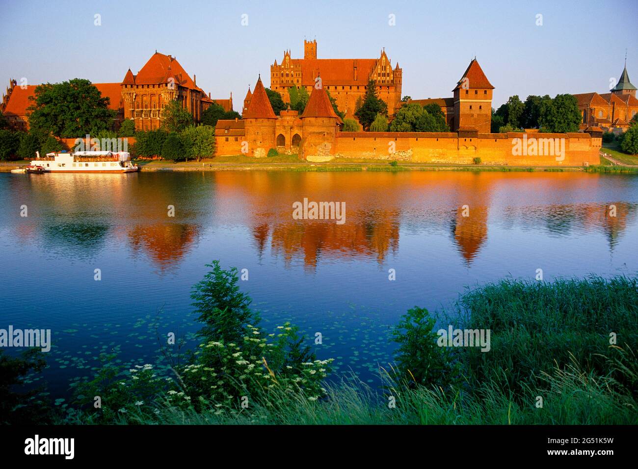 Nogat River and Castle of the Teutonic Order, Malbork, Pomeranian Voivodeship, Poland Stock Photo