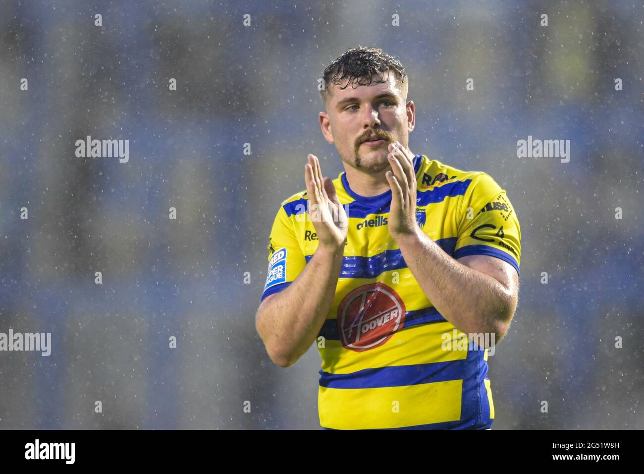 Warrington, UK. 24th June, 2021. Rob Butler (21) of Warrington Wolves applauds the home supporters at the end of the game in Warrington, United Kingdom on 6/24/2021. (Photo by Simon Whitehead/SW Photo/News Images/Sipa USA) Credit: Sipa USA/Alamy Live News Stock Photo