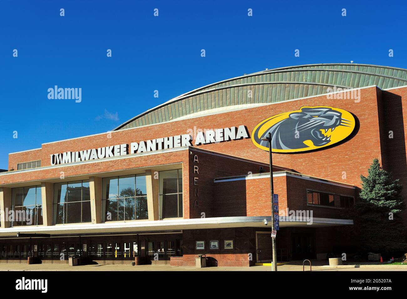 Milwaukee bucs hi-res stock photography and images - Alamy