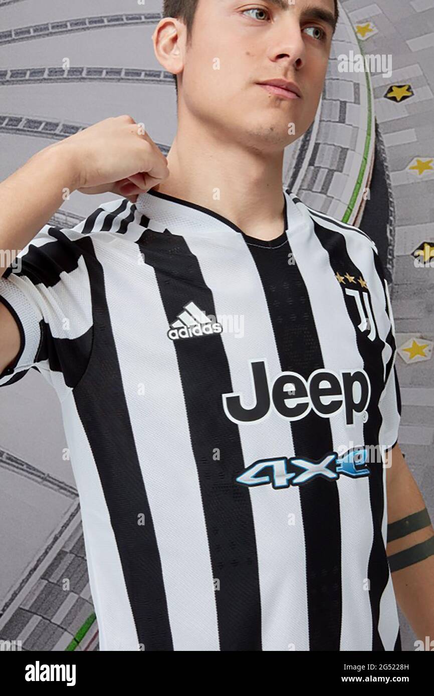 Paulo Dybala, Juventus Turin, in season 2021/2022 Kit Stock Photo - Alamy