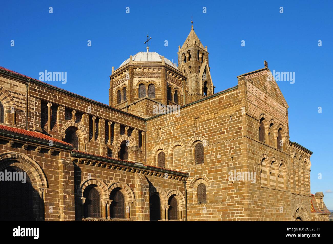 FRANCE. HAUTE-LOIRE (43). AUVERGNE REGION. LE PUY-EN-VELAY. THE CATHEDRALE OF OUR LADY OF VELAY. Stock Photo