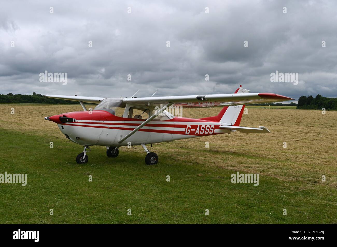 Cessna 172E Skyhawk, Turweston Airfield, Buckinghamshire, England Stock Photo