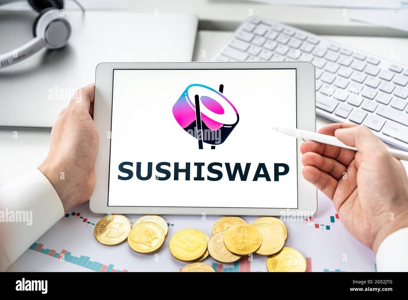 Russia Moscow 06.05.2021 Sushiswap logo.Cryptocurrency decentralized  exchange DEX in tablet.Trading blockchain platform to swap,buy,sell crypto  token Stock Photo - Alamy