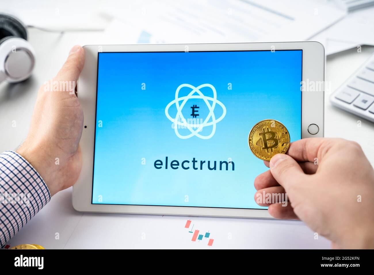 Electrum wallet hi-res stock photography and images - Alamy