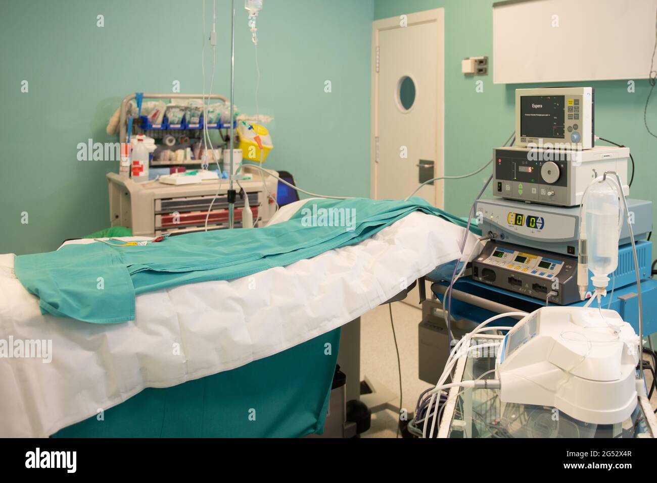 Hospital operating room Stock Photo - Alamy
